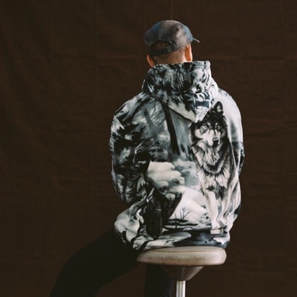 Urban Outfitters | Shirts | Wolf Print 
